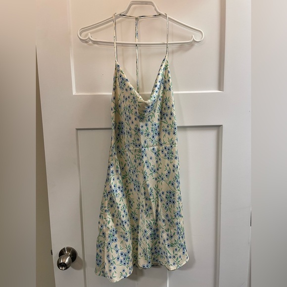 Zara Dresses & Skirts - Super Cute Floral Zara Dress